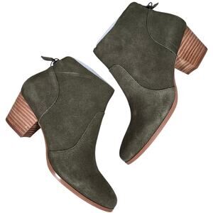 Violet & Red Olive Cupid Bootie Stacked Block Heel‎ 8 NWT